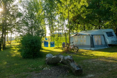 XXL nature pitch, +/- 150 m² (caravans and single-axle motorhomes only)