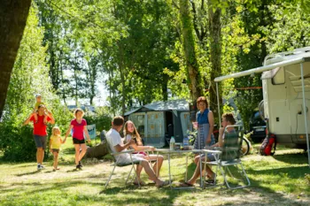 Stellplatz - Stellplatz Xl  100/150M² 16A - Domaine Aramis