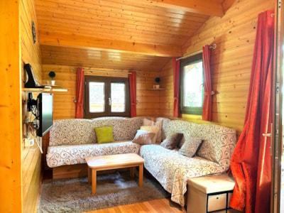 Premium Chalet 35?m², 2 bedrooms, 1 bathroom, covered terrace, TV.