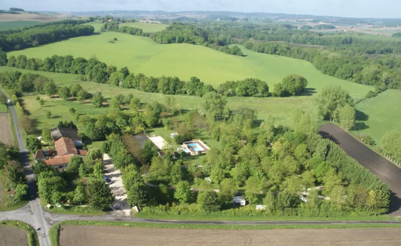 Emplacement Confort Avec Éléc / Tente, Caravane Ou Camping Car - 100 À 200M² Electricite Incluse