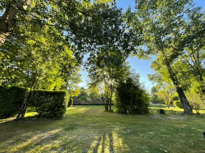 Emplacement Confort Avec Éléc / Tente, Caravane Ou Camping Car - 100 À 200M² Electricite Incluse