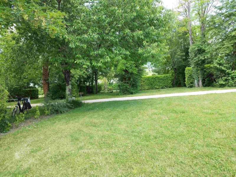 Emplacement Nature Sans Élec / Tente, Caravane Ou Camping Car - 100 À 200M² (Sans Electricite)