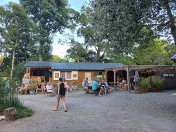 CAMPING DE LA ROUVRE - Ucamping