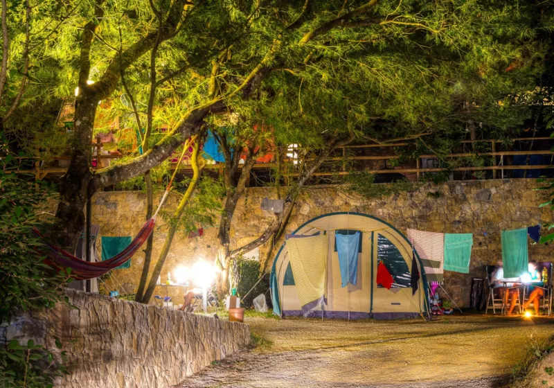 Emplacement Vert Pour Tente/Tente Pliante O Camper/Caravane