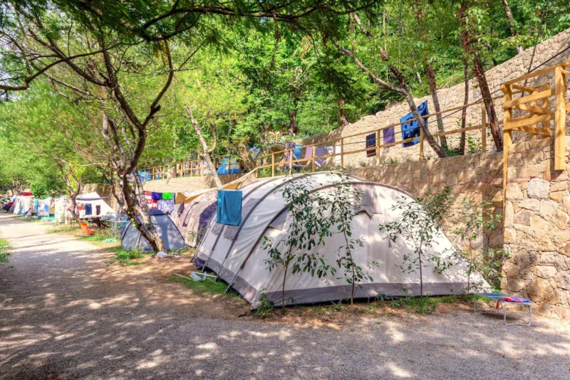 Emplacement Vert Pour Tente/Tente Pliante O Camper/Caravane