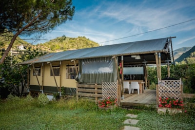 WOOD LODGE — 2