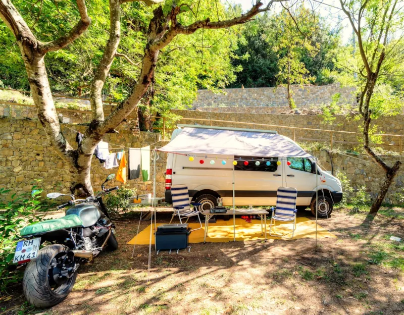 Emplacement Bleu Pour Camper