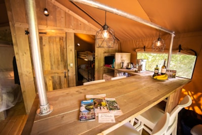 SAFARI LODGE — 2