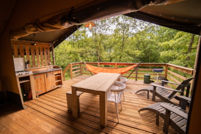 SAFARI LODGE — 9