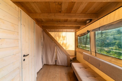 AIRSTREAM LODGE — 5
