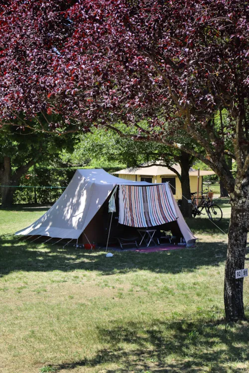 Emplacement - Emplacement Pour Tente, Caravane Ou Camping Car - image n°2 - CAMPING DE LA CLAIRETTE