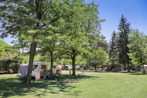 Emplacement - Emplacement Pour Tente, Caravane Ou Camping Car - image n°5 - CAMPING DE LA CLAIRETTE