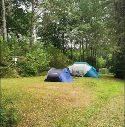 Hiker, cyclist or biker pitch with tent — 3