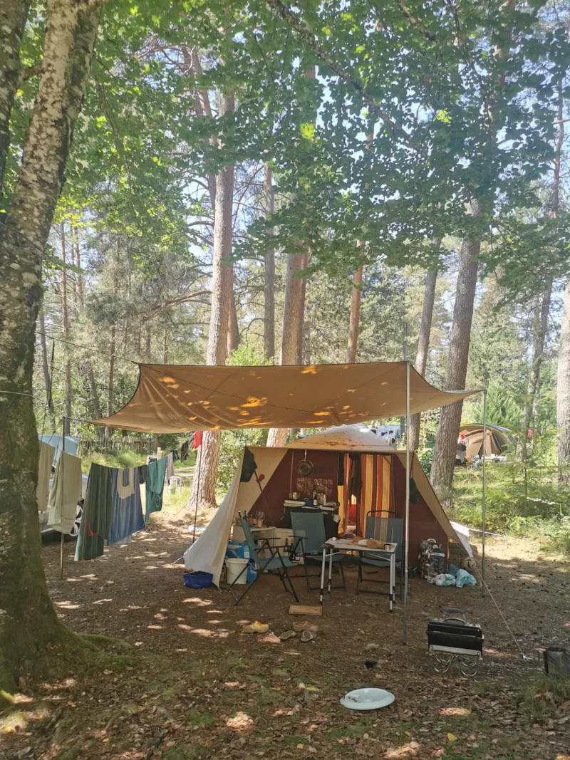 Emplacement Voiture-Tente Ou Camping-Car, Fourgons, Vans Ou Voiture-Caravane