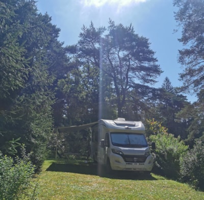 Pitches for car-tents or motorhomes, vans or car-caravans — 10