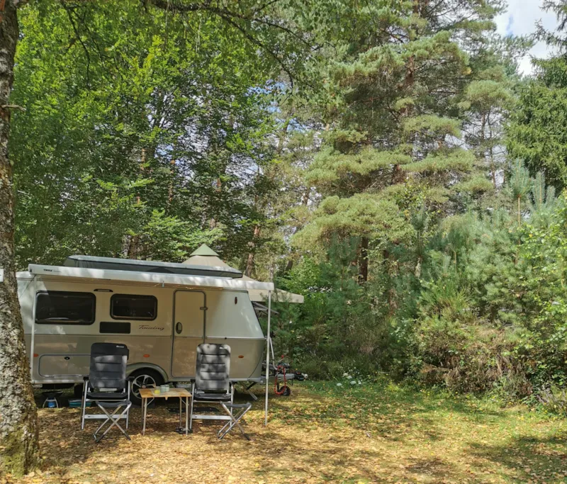 Emplacement Voiture-Tente Ou Camping-Car, Fourgons, Vans Ou Voiture-Caravane