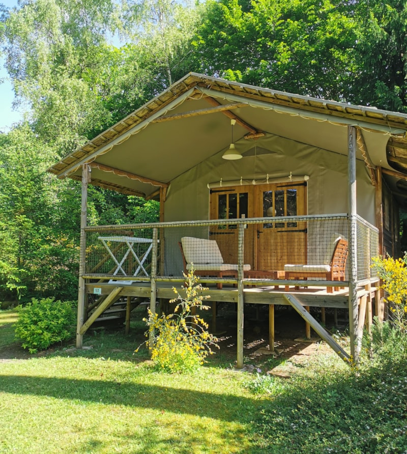 Holzchalet Bungalow auf Stelzen