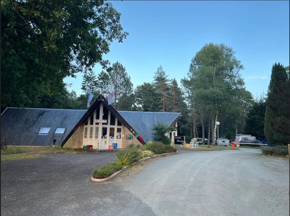 Camping Les Sapins de Correze — Photo 3