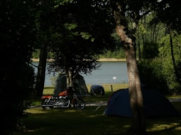 Camping LES REFLETS DU LAC - image n°2 - Roulottes