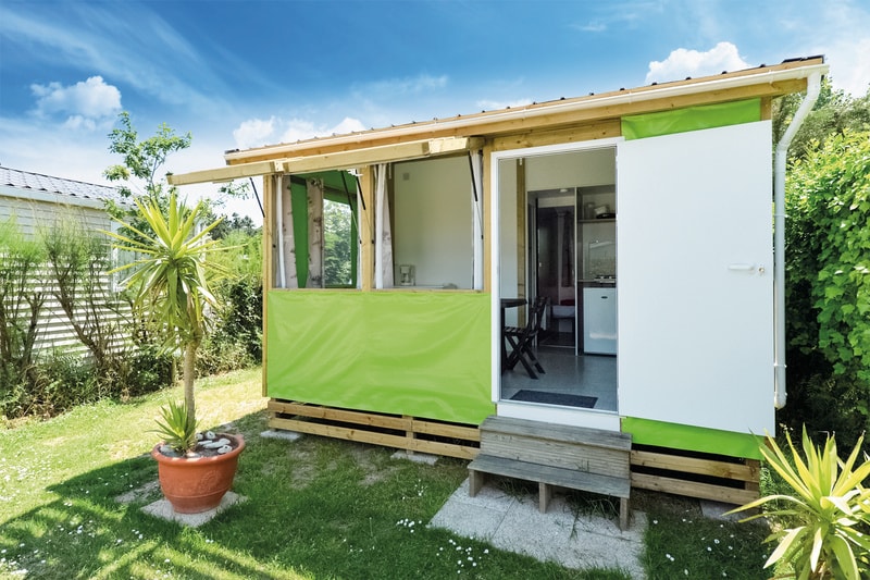 TITHOME - 2 bedrooms type mobile home - living room with canvas roof
