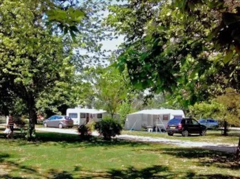 Pitch - Camping Package (Pitch, 2 People, 1 Vehicle) - Camping Onlycamp le Champ d'Eté