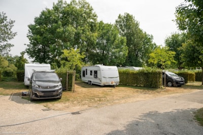 Pitch package (1 vehicle / with electricity)