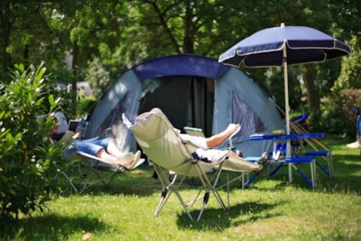 Family hiking pitch package (without electricity and without motor vehicles)