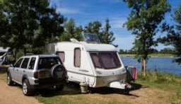 Pitch - Pitch Package With Electricity + Riverside - Camping L'Isle Verte
