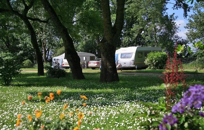 Pitch - Pitch Package Confort Electricity Included - Camping L'Isle Verte