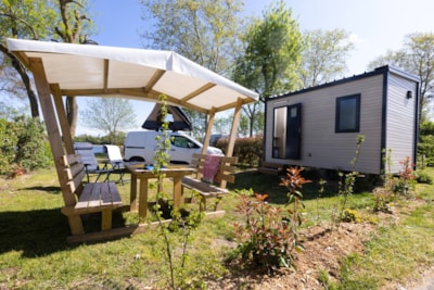 Super Comfort Package Private facilites (Toilet & shower & a small Fridge)