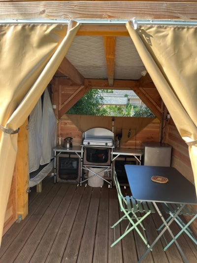 Wooden hut MIRALOIRE - without toilet blocks