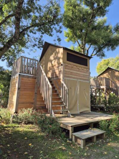 Wooden hut MIRALOIRE - without toilet blocks