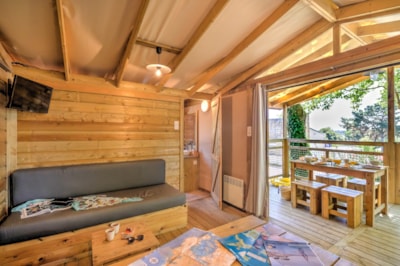 Cabin lodge Cosyflower PREMIUM 38m² 2 bedrooms of which covered terrace 10m² + TV + with sheets