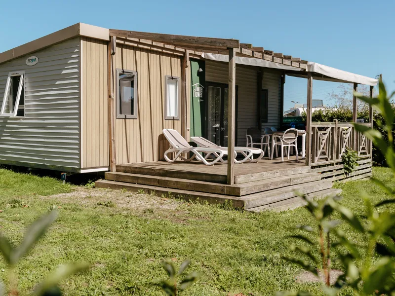 Mietunterkunft - Homeflower Premium 35M² (3 Schlafzimmer) + Klimaanlage + Halbüberdachte Terrasse + Spüllmachine + Tv - Flower Camping Le Conleau
