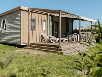 Mietunterkunft - Homeflower Premium 35M² (3 Schlafzimmer) + Klimaanlage + Halbüberdachte Terrasse + Spüllmachine + Tv - Flower Camping Le Conleau