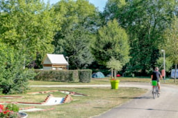 Emplacement - Forfait Rando - 1 Pers À Pied Ou En Vélo, Sans Électricité - Camping Seasonova Le Martinet 