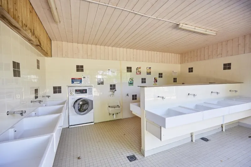 Forfait Confort (Tente, Caravane Ou Camping-Car / 1 Voiture / Électricité 16A)