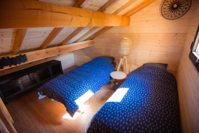 Premium Treehouse with Spa -30m²+ 30m² terrace+ Air conditioning + Beds made on arrival
