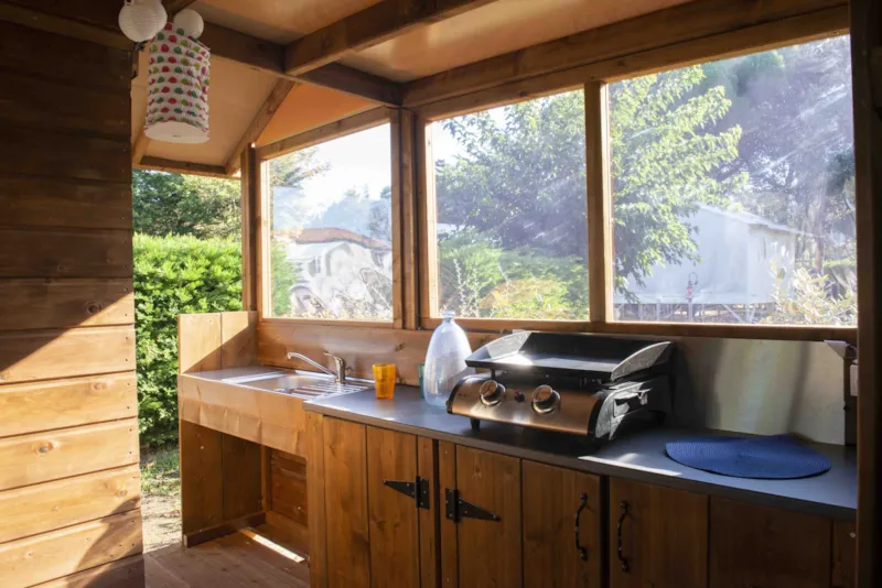 Forfait Premium Freecamp Guinguette - Cabane Privative Avec Sanitaire Et Cuisine Privatifs (1 Tente, Caravane Ou Camping-Car / 1 Voiture / Électricité 16A) 2 Pers.