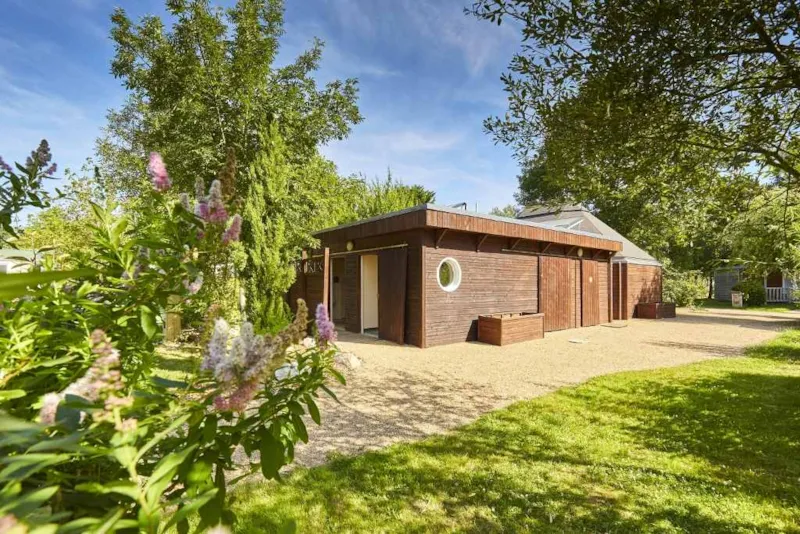 Forfait Confort (Tente, Caravane Ou Camping-Car / 1 Voiture / Électricité 16A)