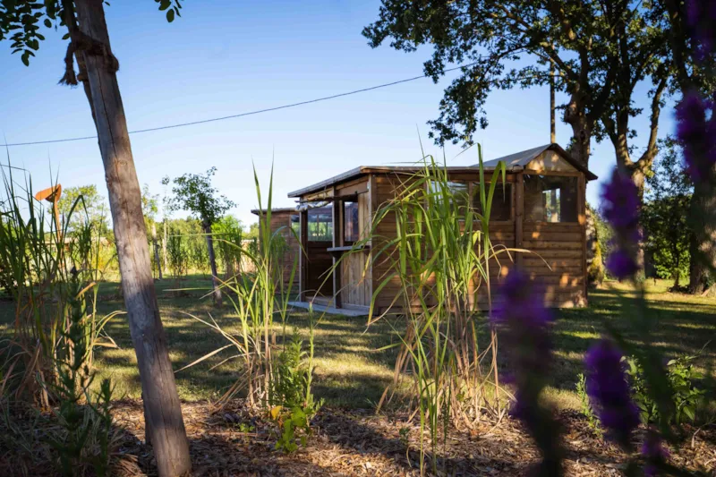 Forfait Premium Freecamp Guinguette - Cabane Privative Avec Sanitaire Et Cuisine Privatifs (1 Tente, Caravane Ou Camping-Car / 1 Voiture / Électricité 16A) 2 Pers.