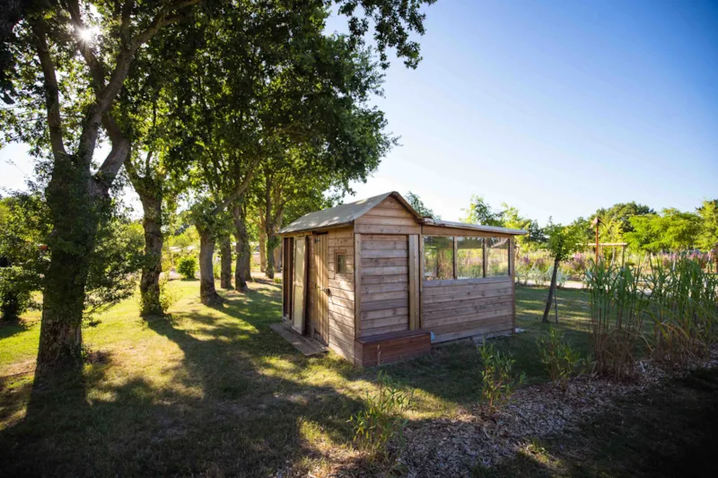Forfait Premium Freecamp Guinguette - Cabane Privative Avec Sanitaire Et Cuisine Privatifs (1 Tente, Caravane Ou Camping-Car / 1 Voiture / Électricité 16A) 2 Pers.