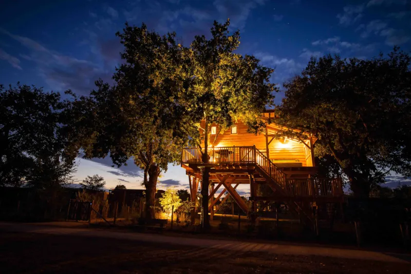 Premium Cabane Dans Les Arbres Avec Spa 30M²+ Terrasse 30M² + Climatisation + Lits Faits À L'arrivée