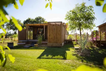 Mietunterkunft - Premium Hütte Camélia 33M² 6 P. (3 Zimmer) + Überdachte Terrasse Xxl - Flower Camping du Lac de La Chausselière