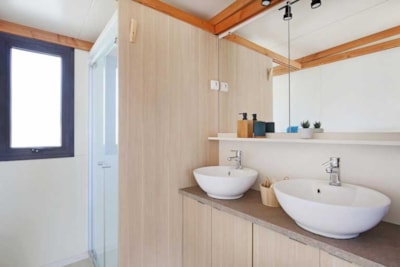 Premium Chalet Camélia - 33 m² (3 bedrooms) + Air conditioning + XXL covered terrace