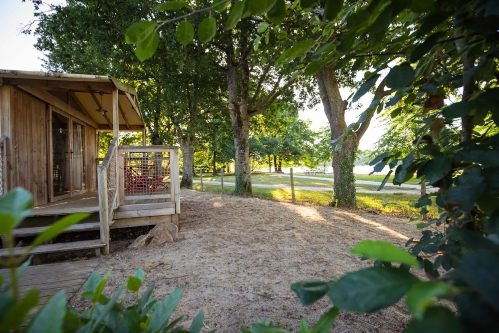 Location - Confort Lodge  Sweetflower 43 M² 4/6 P. (2 Chambres) + Terrasse Semi-Couverte - Flower Camping du Lac de La Chausselière