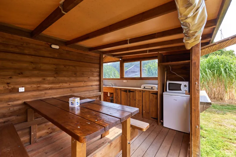 Forfait Premium Freecamp Guinguette - Cabane Privative Avec Sanitaire Et Cuisine Privatifs (1 Tente, Caravane Ou Camping-Car / 1 Voiture / Électricité 16A)