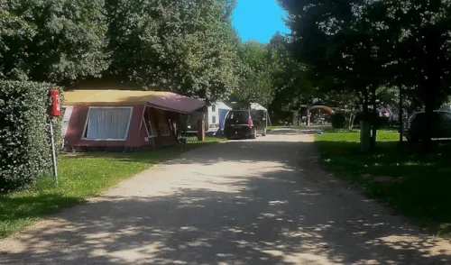 Emplacement - Forfait Emplacement Cat.3 Jaune - image n°2 - CAMPING LA COMBE D'OYANS