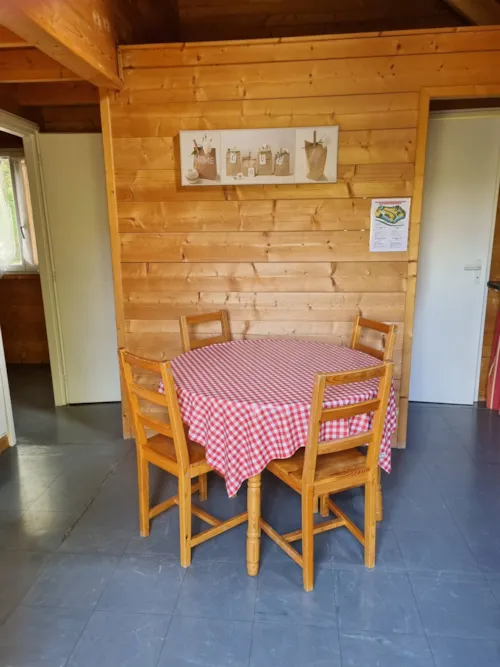 Huuraccommodatie(s) - Chalet Colchique 40 - image n°4 - CAMPING LA COMBE D'OYANS
