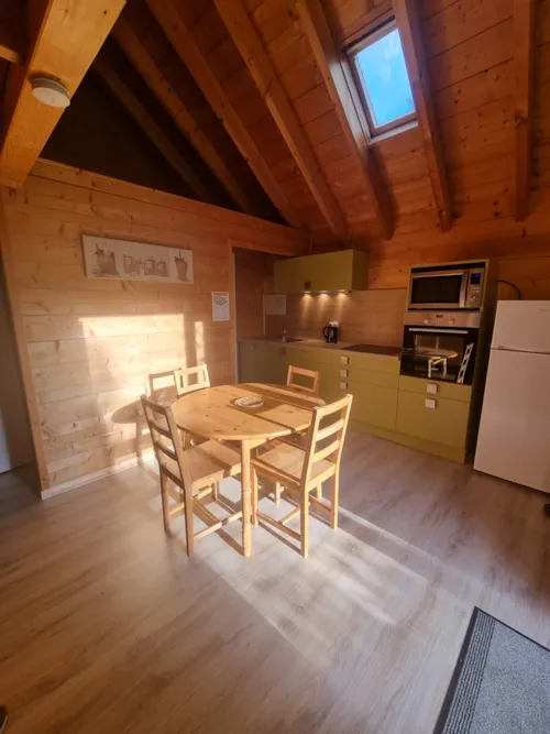 Location - Chalet Orchidée 39 - image n°4 - CAMPING LA COMBE D'OYANS
